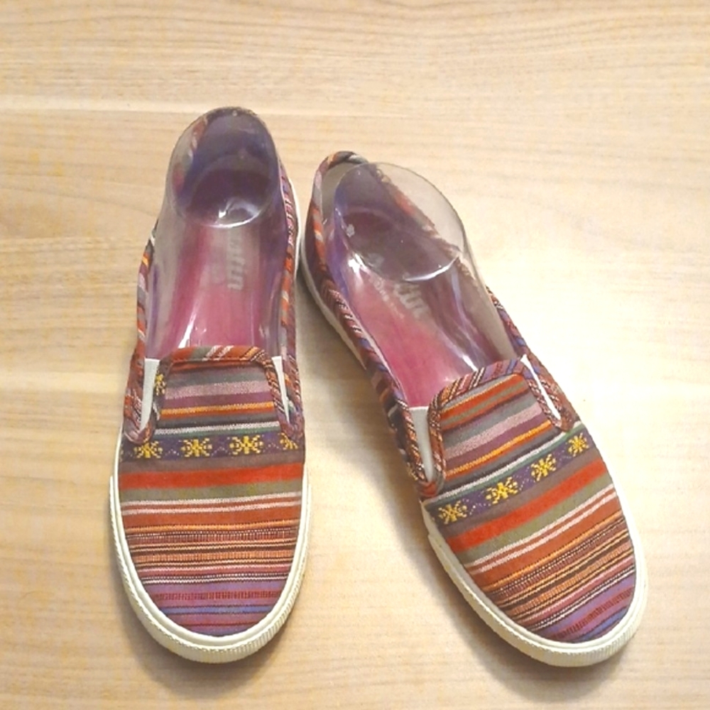 Austin Trading Co Multi Pattern PullOn Sneakers in Size 8